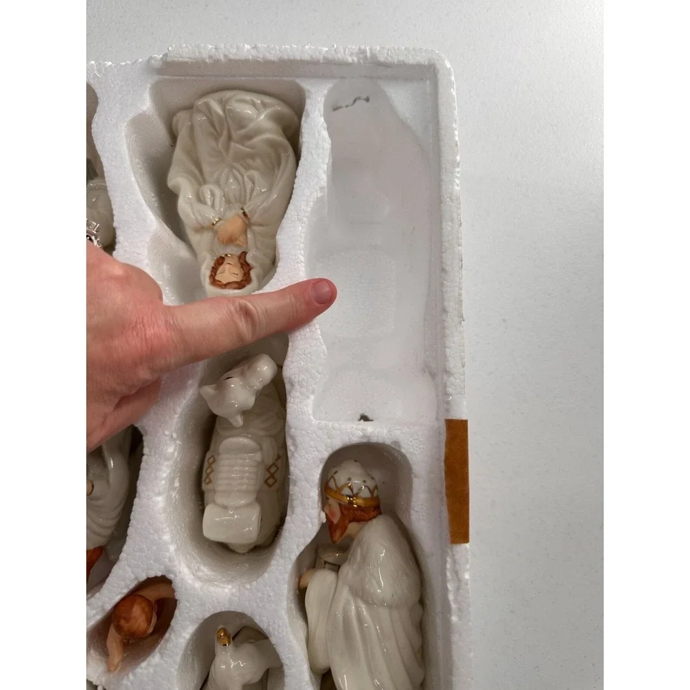 Vintage May Department Stores‎ Nativity Christmas 12 Figures Wood Base Read